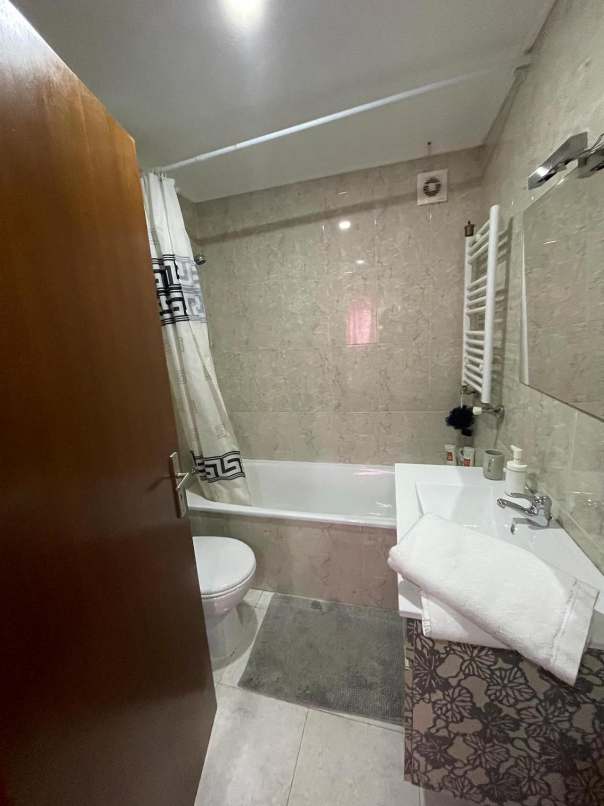 Flat4U Apartman Paredes  Kültér fotó